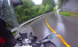 雨の日のインカム活動