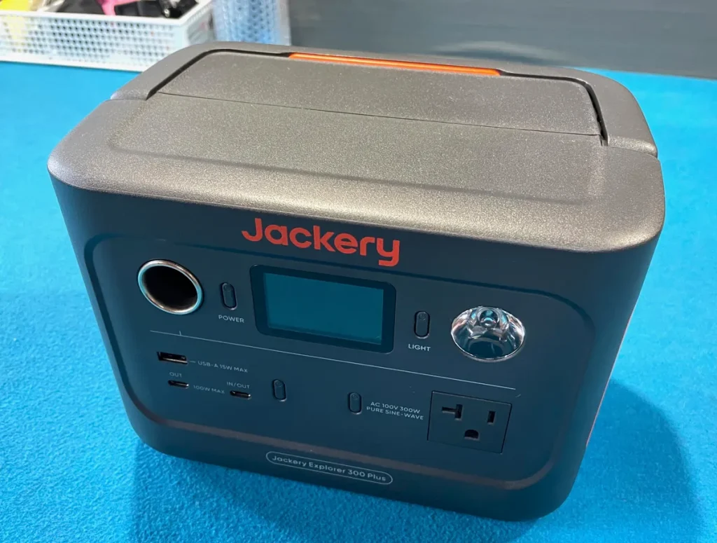 ライダー視点で「Jackery ポータブル電源 300Plus」をレビューしてみた