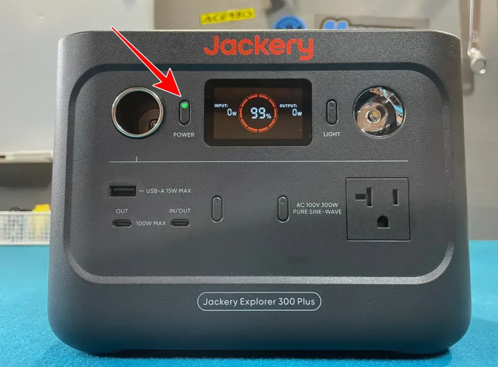 ライダー視点で「Jackery ポータブル電源 300Plus」をレビューし