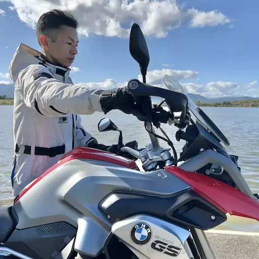 さすライダー.com